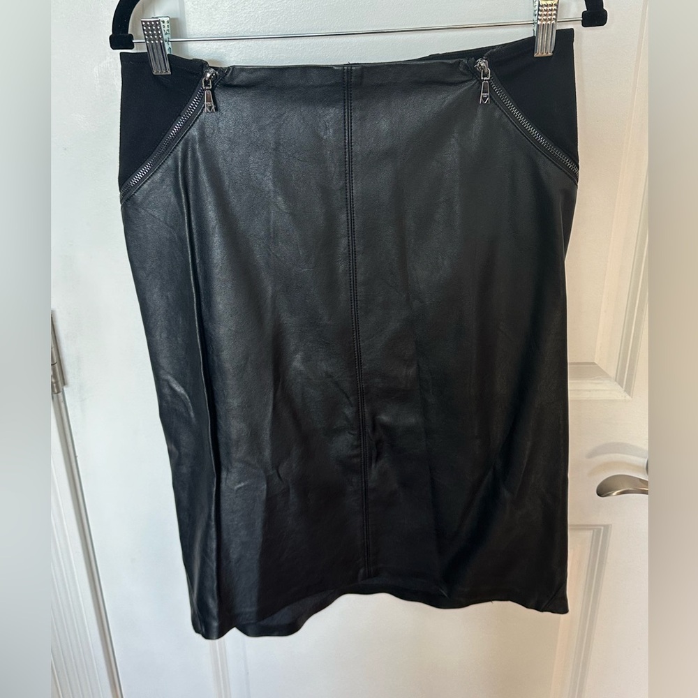 *EUC*Sz 10*GUESS* skirt